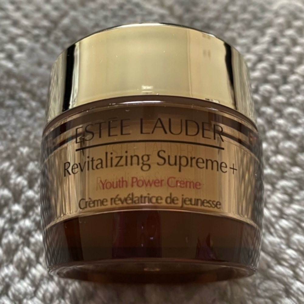 Estée Lauder Revitalizing Supreme